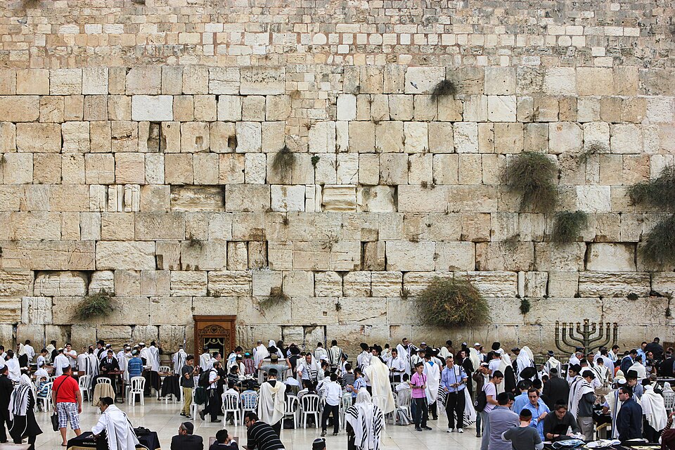 Crowds praying at the Western Wall